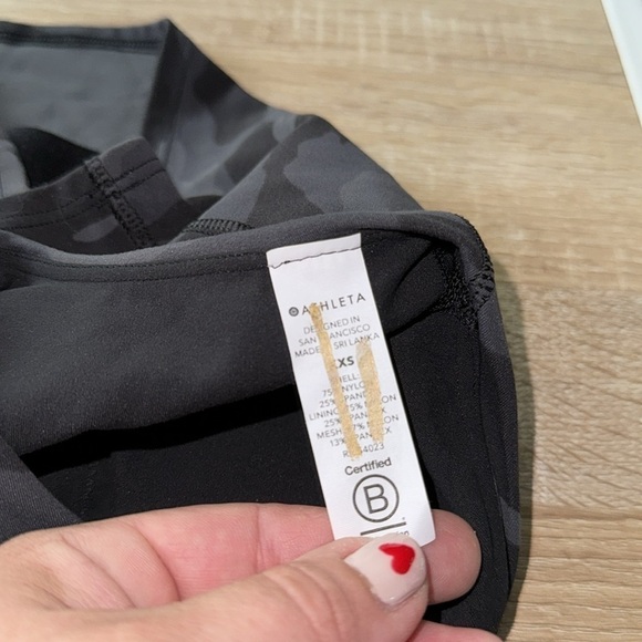 Athleta tank built in bra crop xxs camo camouflage gray black NEW no tags - Picture 2 of 4